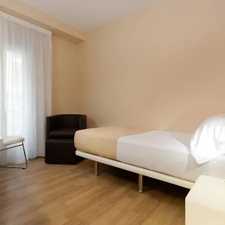Tryp Ciudad De Hotell